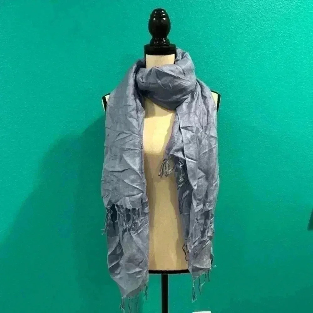 Blue scarf